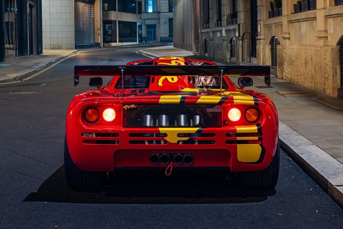  Hơn nữa, đây là chiếc F1 GTR đầu tiên trong tổng số 9 chiếc sở hữu cấu hình 1996, phiên bản sở hữu tốc độ lớn nhất và trang bị nhiều công nghệ nhất của dòng xe này. 