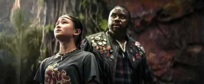 Hottle cùng Brian Tyree Henry trong phim Godzilla x Kong: The New Empire năm 2024. Ảnh: Warner Bros. 