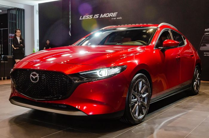 Mazda3 đang là mẫu sedan hiếm hoi được Mazda phân phối, sau khi dừng bán Mazda6. Ảnh: Vĩnh Phúc.