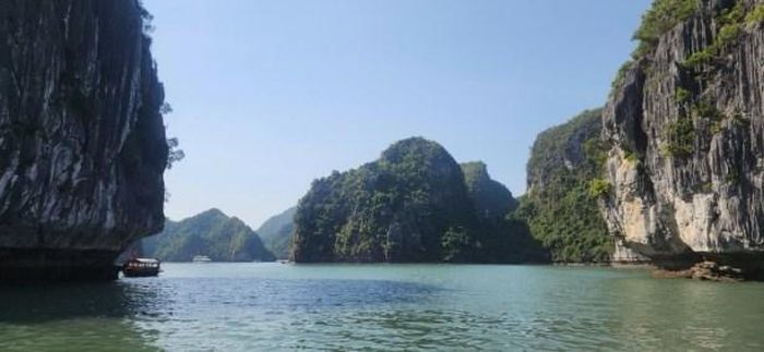 Vịnh Lan Hạ, Cát Bà, Hải Phòng. Ảnh: Vĩnh Quân