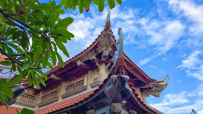 Những ngôi chùa tại Trường Sa là biểu tượng văn hóa rực rỡ, sưởi ấm lòng người nơi tiền tiêu Tổ quốc và là “cột mốc” tâm linh, khẳng định vững chắc chủ quyền thiêng liêng của Tổ quốc