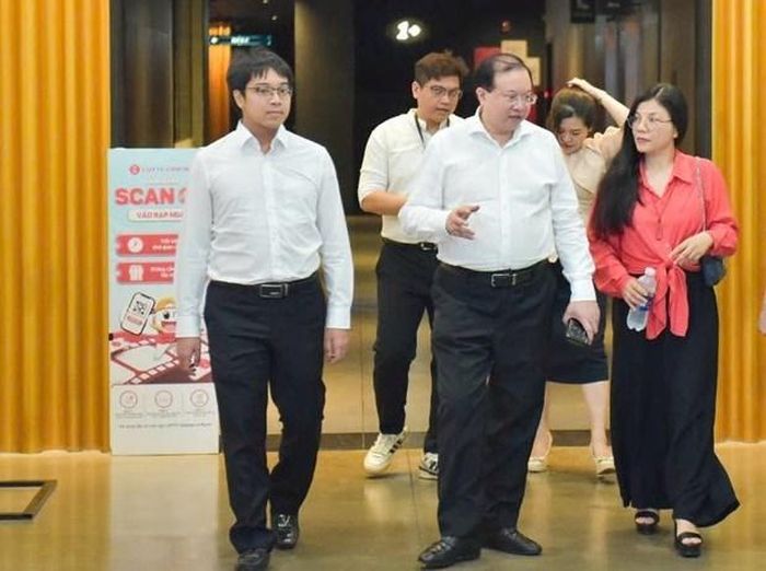 Thứ trưởng Bộ VHTTDL Tạ Quang Đông khảo sát các rạp chiếu phim phục vụ Tuần phim Kỷ niệm 79 năm Ngày Thương binh - Liệt sĩ sáng 22.7