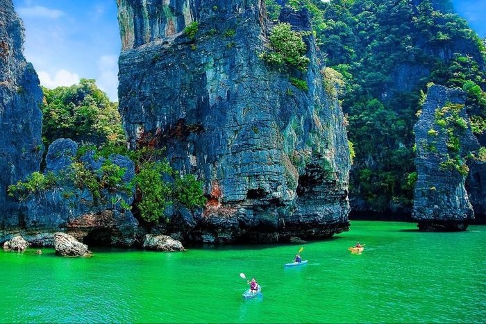 Đảo Koh Kudu Yai – hành trình kayak giữa những vách đá vôi kỳ vĩ. Ảnh: TAT