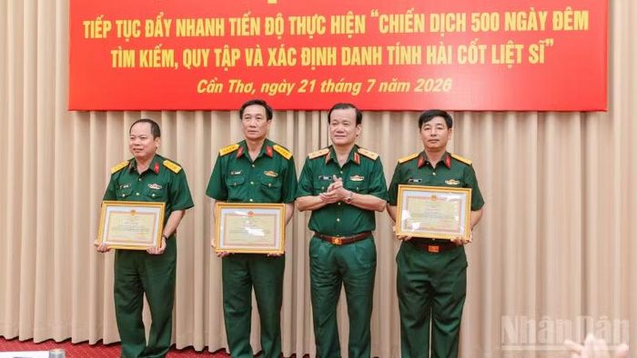 Ban chỉ đạo 515 Quân khu 9 tặng Bằng khen 3 tập thể có thành tích xuất sắc đột xuất trong lãnh đạo, chỉ đạo và triển khai thực hiện "Chiến dịch 500 ngày đêm".