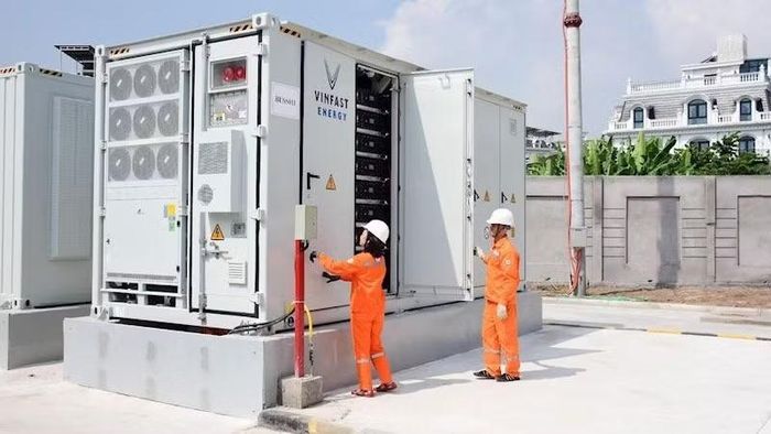 Kiểm tra hệ thống BESS tại trạm biến áp 110kV Sài Đồng 2.