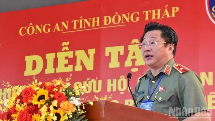 Thiếu tướng Lâm Phước Nguyên phát biểu tại buổi diễn tập.