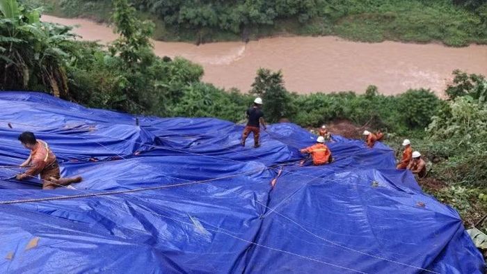 Thực hiện gia cố, xử lý những vị trí bị ảnh hưởng hoặc có dấu hiệu mất an toàn.