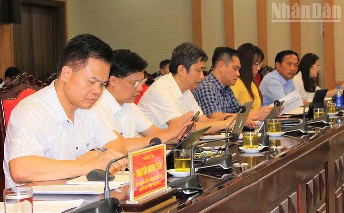 Rất nhiều ý kiến của các sở, ngành, doanh nghiệp nhằm tháo gỡ những khó khăn, vướng mắc trong việc xây dựng bảng giá đất tại Sơn La.