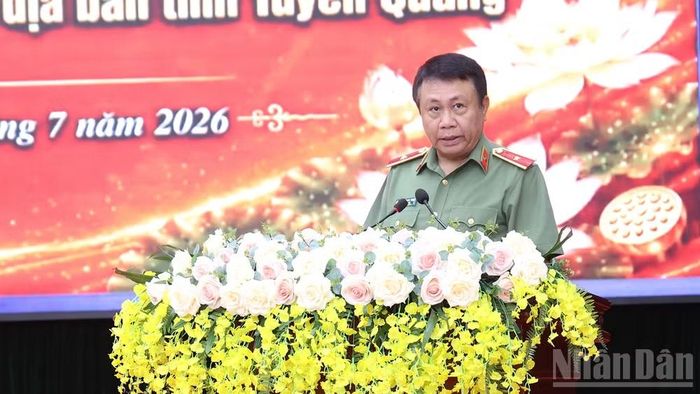 Thiếu tướng Nguyễn Đức Thuận, Giám đốc Công an tỉnh Tuyên Quang phát động đợt cao điểm thu nhận mẫu ADN thân nhân liệt sĩ chưa xác định được thông tin trên địa bàn tỉnh.