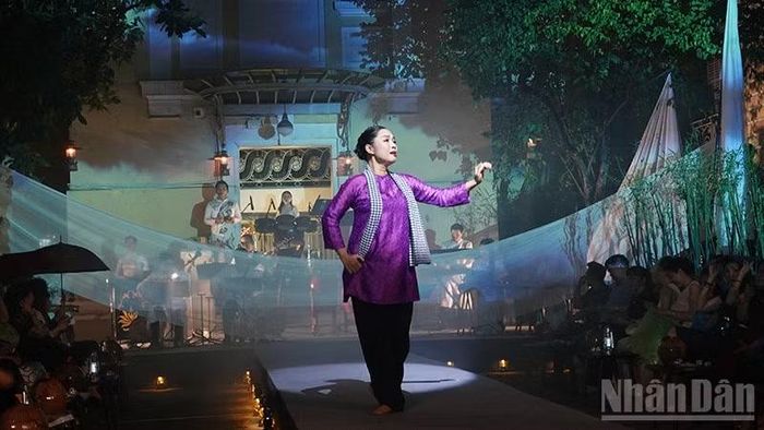 Chương trình nghệ thuật "Hồn quê trong phố" kỳ vọng trở thành sản phẩm du lịch đêm thu hút du khách trong thời gian tới.