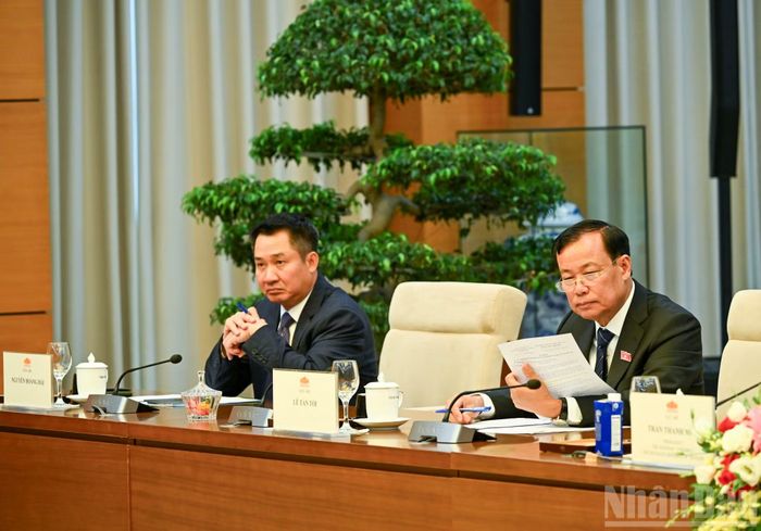 Các đại biểu Quốc hội Việt Nam dự cuộc tiếp. (Ảnh: DUY LINH)