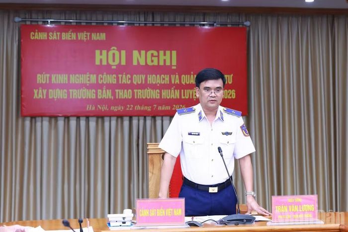 Thiếu tướng Trần Văn Lượng, Phó Tư lệnh, Tham mưu trưởng Cảnh sát biển Việt Nam phát biểu kết luận hội nghị.