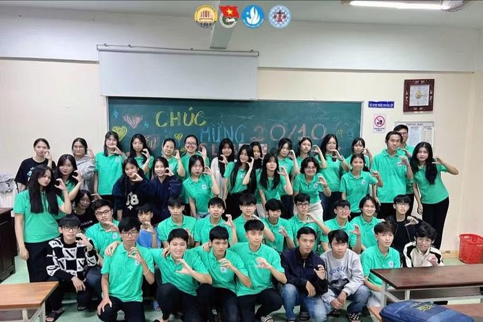 Câu lạc bộ Cờ vua, cờ tướng.