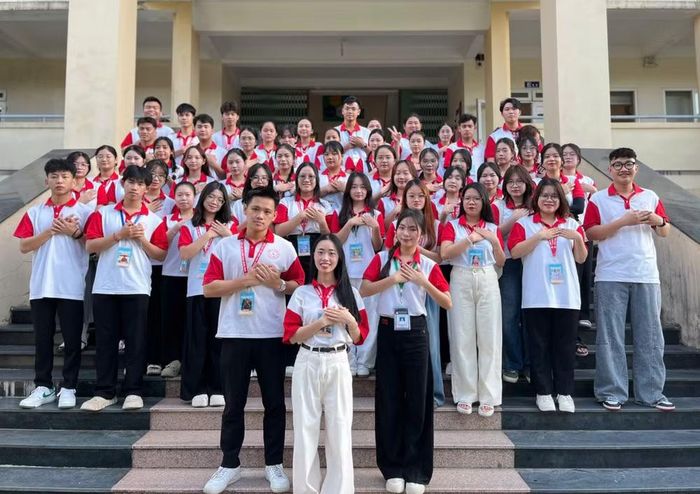 Câu lạc bộ Hiến máu nhân đạo.
