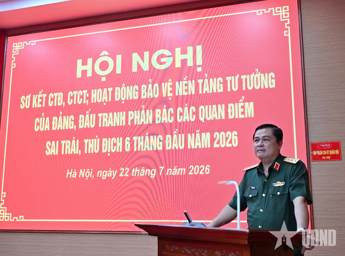 Thượng tướng Đỗ Văn Bảnh, Bí thư Đảng ủy, Chính ủy Học viện phát biểu kết luận hội nghị.