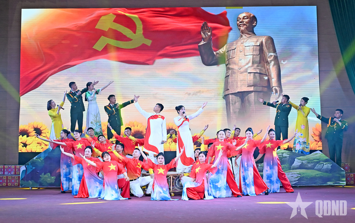 Chương trình văn nghệ tại lễ khai mạc. 