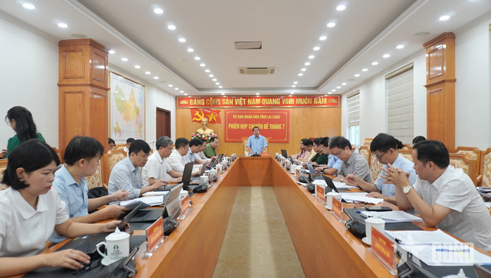 Quang cảnh phiên họp. 
