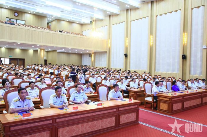  Các đại biểu tham dự khai mạc.