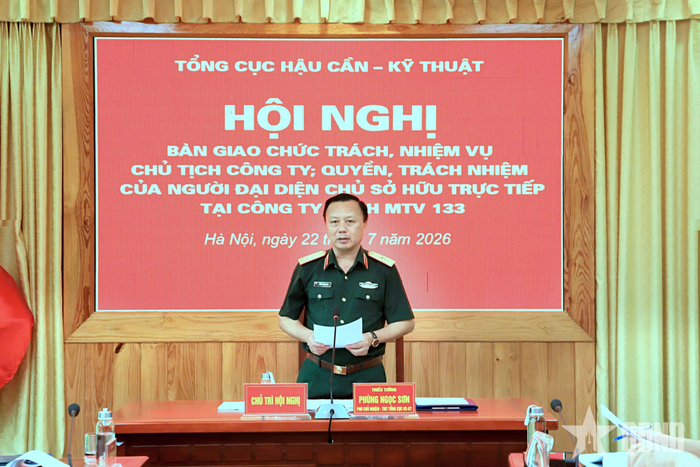 Thiếu tướng Phùng Ngọc Sơn chủ trì hội nghị.