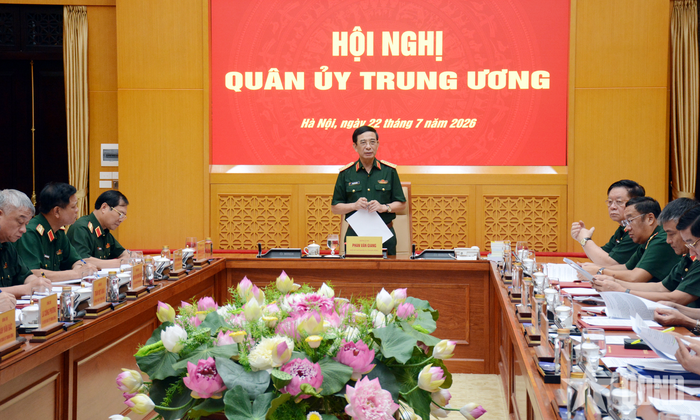  Đại tướng Phan Văn Giang thay mặt Quân ủy Trung ương kết luận hội nghị.