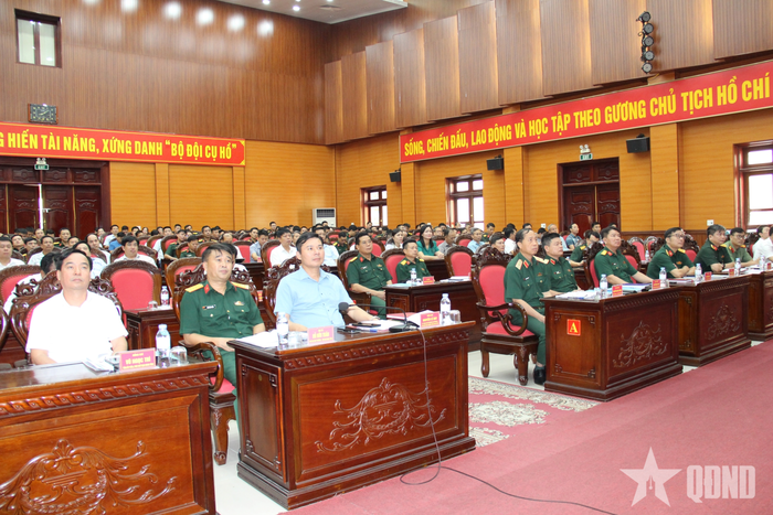 Các đại biểu dự hội nghị.