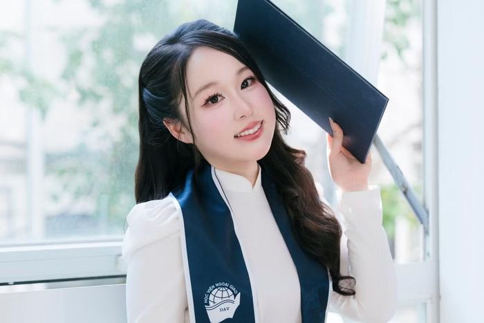 Từng ba lần giành giải quốc gia tại Cuộc thi Viết thư Quốc tế UPU, Nguyễn Ánh Dương tiếp tục viết tiếp hành trình thanh xuân rực rỡ tại DAV với loạt thành tích xuất sắc.