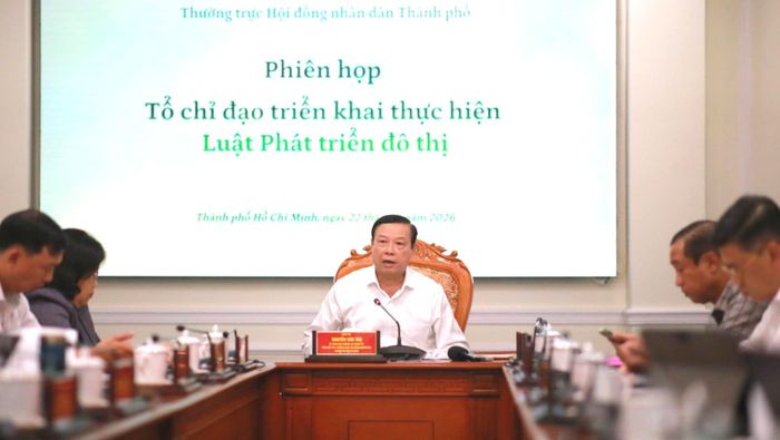  Đồng chí Nguyễn Văn Thọ, Ủy viên Ban Thường vụ Thành ủy, Phó Chủ tịch Thường trực HĐND Thành phố phát biểu kết luận phiên họp 
