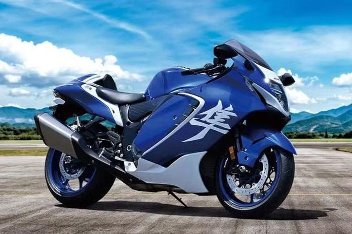 Mẫu siêu môtô Suzuki Hayabusa 2027 thế hệ mới ra mắt về ngoại hình vẫn trung thành với thiết kế khí động học đặc trưng đã làm nên tên tuổi của dòng xe suốt hơn hai thập kỷ. Điểm nhấn của bản nâng cấp lần này nằm ở ba tùy chọn màu sắc mới.