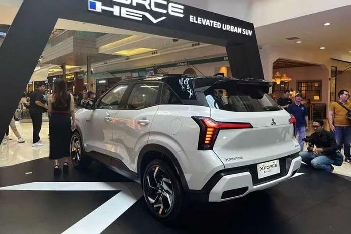 Ông Keisuke Kishiura, Chủ tịch kiêm Giám đốc điều hành của (COO) Mitsubishi, cho biết: "Xforce HEV mang đến trải nghiệm vận hành bằng mô-tơ điện trong phần lớn thời gian, kết hợp giữa khả năng thân thiện với môi trường và cảm giác lái mạnh mẽ, mượt mà đặc trưng của các phương tiện điện hóa".