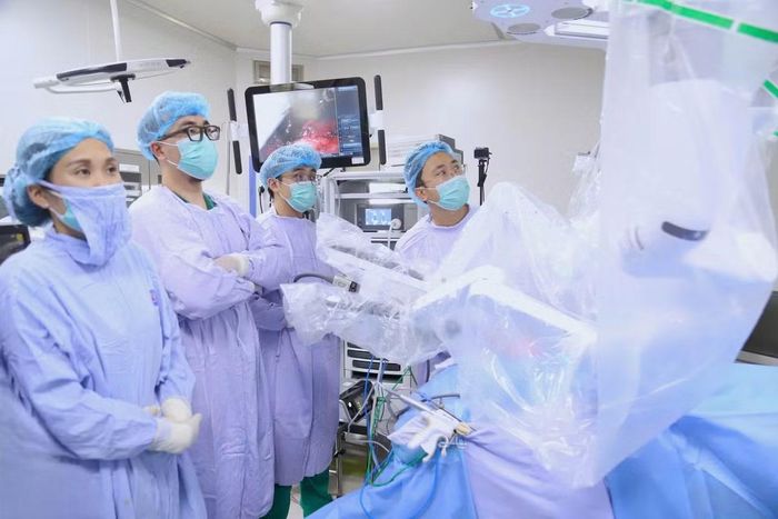 Ê-kíp phẫu thuật cho bệnh nhân - Ảnh BVCC
