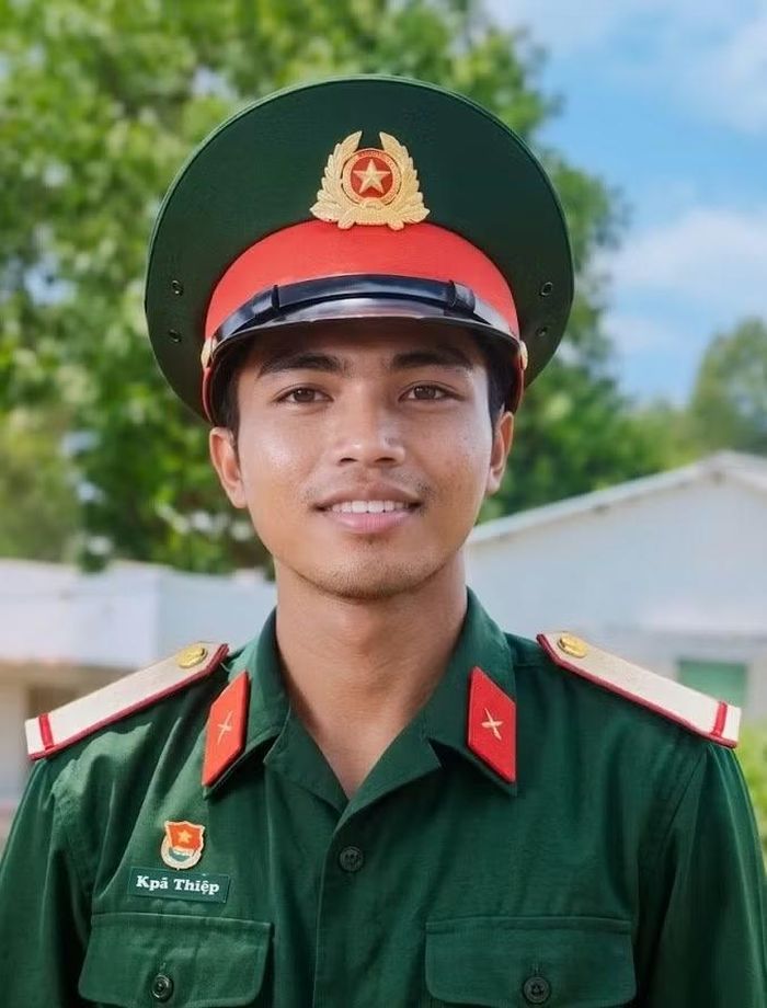 Hạ sỹ Kpă Thiệp anh dũng hy sinh khi cứu 2 người dân (Ảnh: Hoài Chu).