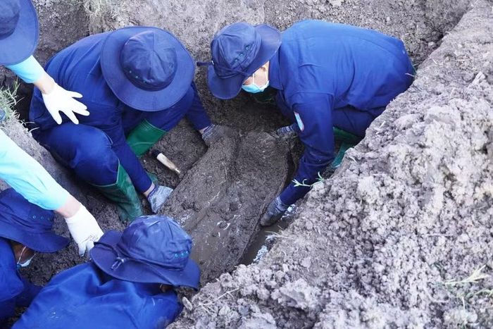 Mọi nghi lễ được thực hiện cẩn trọng.