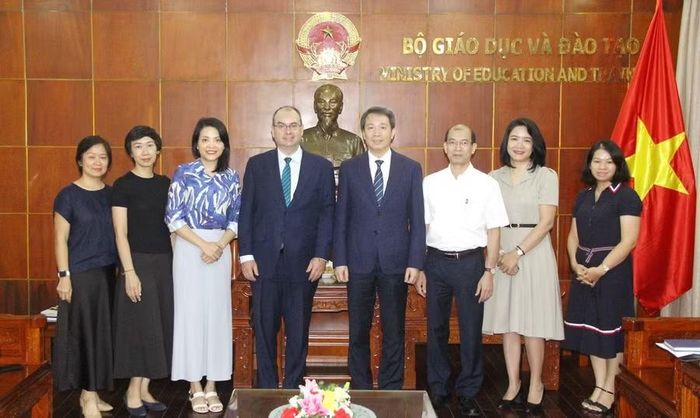 Buổi làm việc diễn ra thân mật và thành công tốt đẹp.