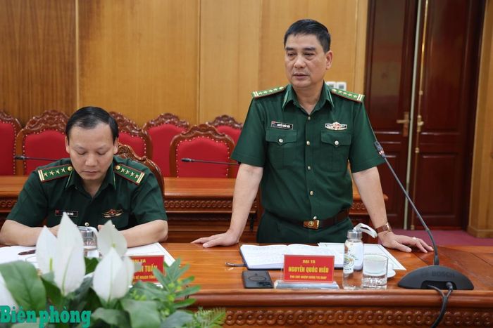Đại tá Nguyễn Quốc Hiếu, Phó Chủ nhiệm Chính trị Bộ đội Biên phòng phát biểu tại hội nghị. Ảnh: Xuân Khoa