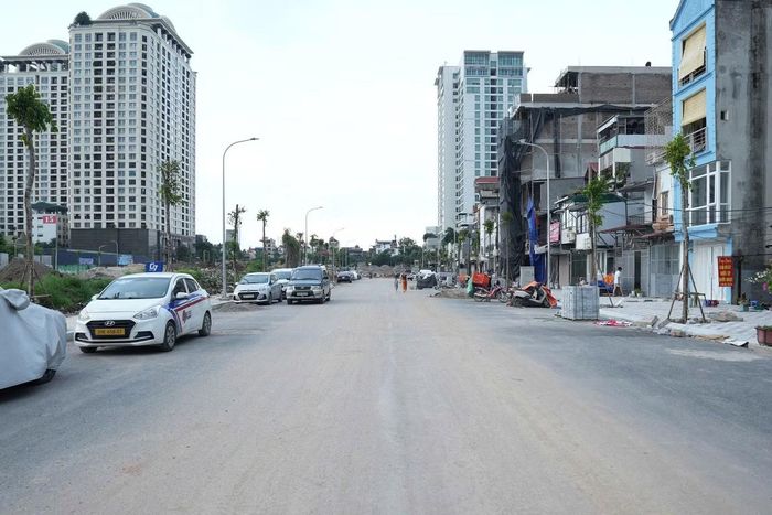 Với chiều dài 1.260m, tuyến đường có điểm đầu xuất phát từ khu biệt thự Tây Hồ và kết thúc tại điểm giao cắt với đường Xuân Diệu.