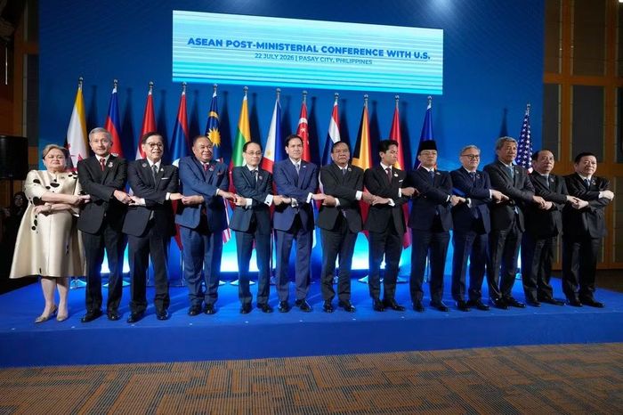 Các Bộ trưởng Ngoại giao ASEAN và Mỹ tại hội nghị ngày 22/7. Ảnh: AP