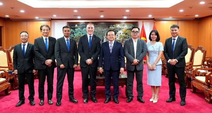 Lãnh đạo Bộ Tài chính và Lãnh đạo Cấp cao Tập đoàn Daiichi Life và Dai-ichi Life Việt Nam tại buổi làm việc