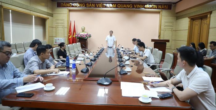 GS.TS Trần Văn Thuấn, Thứ trưởng Bộ Y tế đề nghị Tổ soạn thảo khẩn trương hoàn thiện dự thảo Luật sửa đổi bổ sung một số điều của Luật Phòng, chống tác hại của thuốc lá để trình đúng kế hoạch.