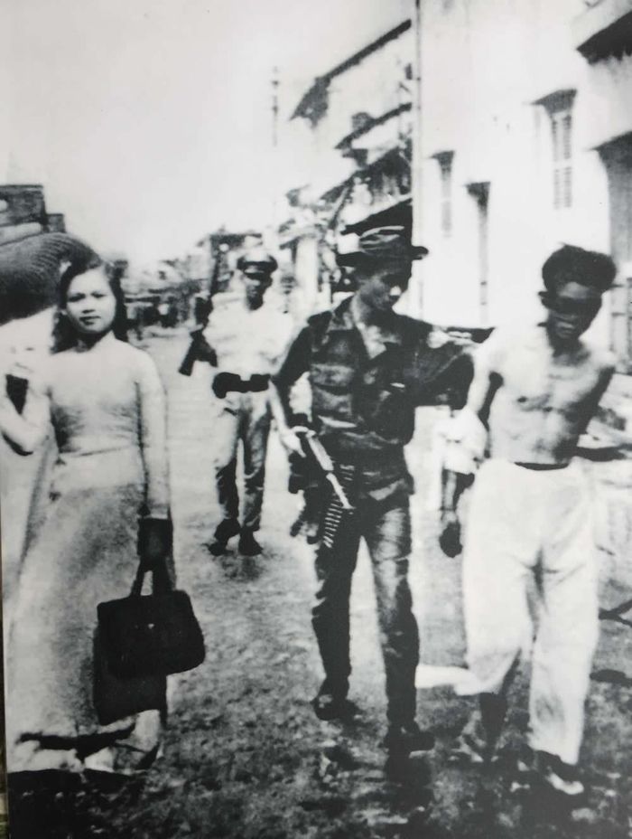 Bà Ngô Thị Huệ, trinh sát Ban An ninh Quảng Đà, cải trang đi lại hoạt động nắm tình hình địch tại Đà Nẵng năm 1973. Ảnh tư liệu
