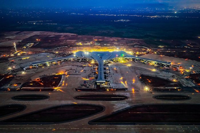 Sân bay Long Thành về đêm cuối năm 2025. Ảnh: Hoàng Anh