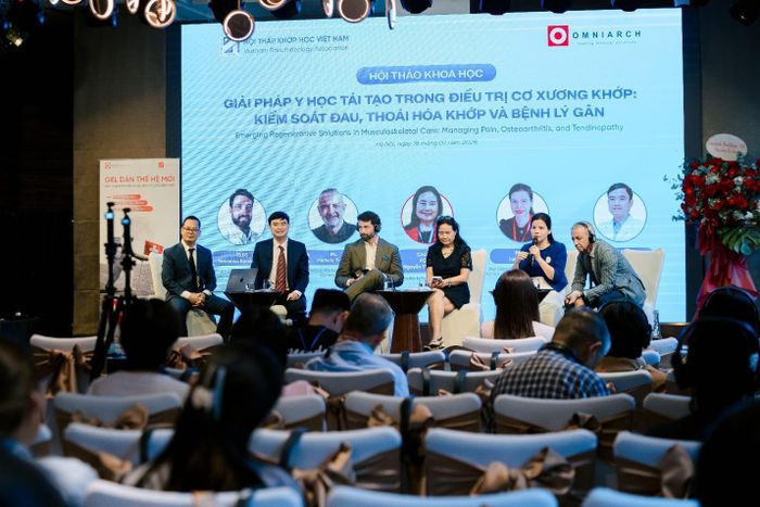 Phiên tọa đàm giữa các chuyên gia