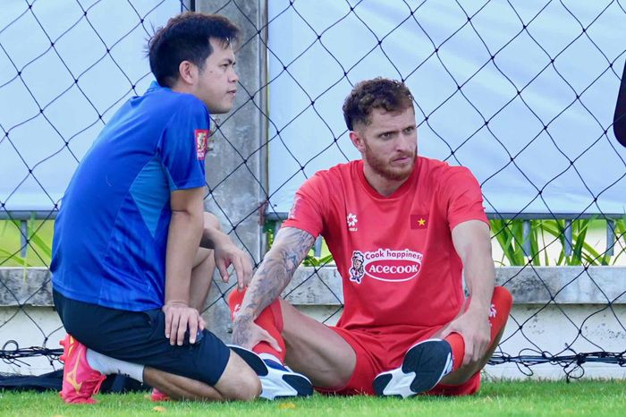 Hiện chưa rõ mức độ chấn thương của cầu thủ nhập tịch gốc Brazil.