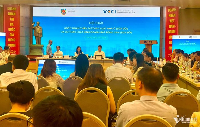 Hội thảo góp ý hoàn thiện dự thảo Luật Nhà ở (sửa đổi) và dự thảo Luật Kinh doanh bất động sản (sửa đổi) ngày 22/7. Ảnh: Hồng Khanh