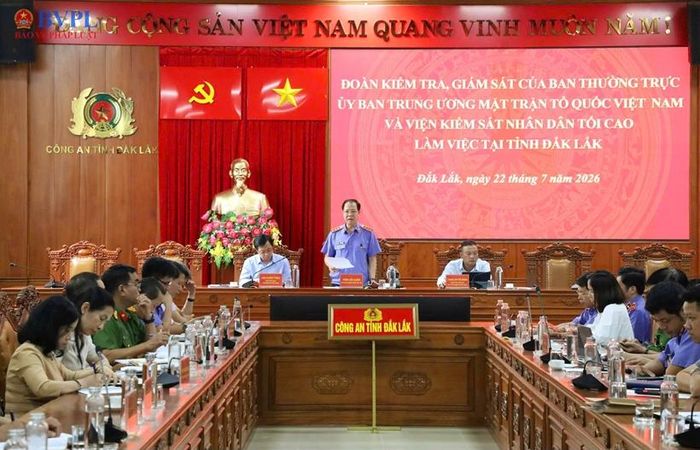  Đồng chí Trần Hải Quân - Phó Viện trưởng VKSND tối cao phát biểu tại buổi làm việc.