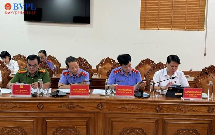Đại diện lãnh đạo các ban ngành tại địa phương.