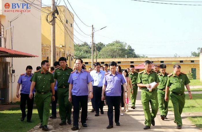  Trước đó, Đoàn công tác đã đến kiểm tra, giám sát tại Trại tạm giam số 1 Công an tỉnh Đắk Lắk.