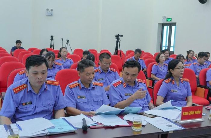 Lãnh đạo VKSND tỉnh dự và chỉ đạo cuộc thi viết Prompt ứng dụng trí tuệ nhân tạo. (Ảnh CTV: Văn Quang)