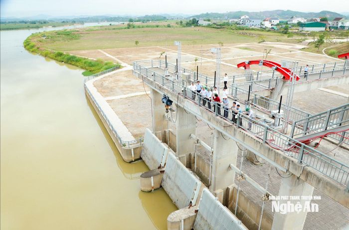 Đập dâng Đô Lương tại xã Lương Sơn, hạng mục trung tâm của hệ thống Thủy lợi Bắc Nghệ An. Ảnh: Thành Duy