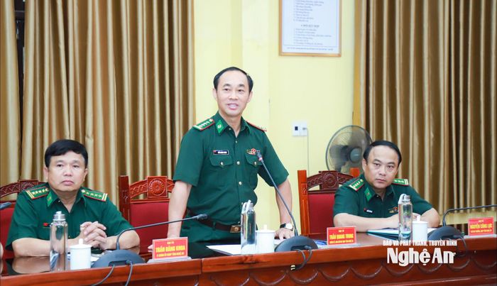 Đại tá Trần Quang Trung - Bí thư Đảng ủy, Chính ủy Bộ đội Biên phòng tỉnh Nghệ An phát biểu cảm ơn sự quan tâm, động viên kịp thời của Chủ tịch UBND tỉnh. Ảnh: Thành Duy