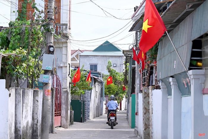 Với đội ngũ cán bộ thôn trẻ tuổi, năng động sẽ góp phần thay đổi diện mạo thôn Hoàng Càn trong thời gian tới.